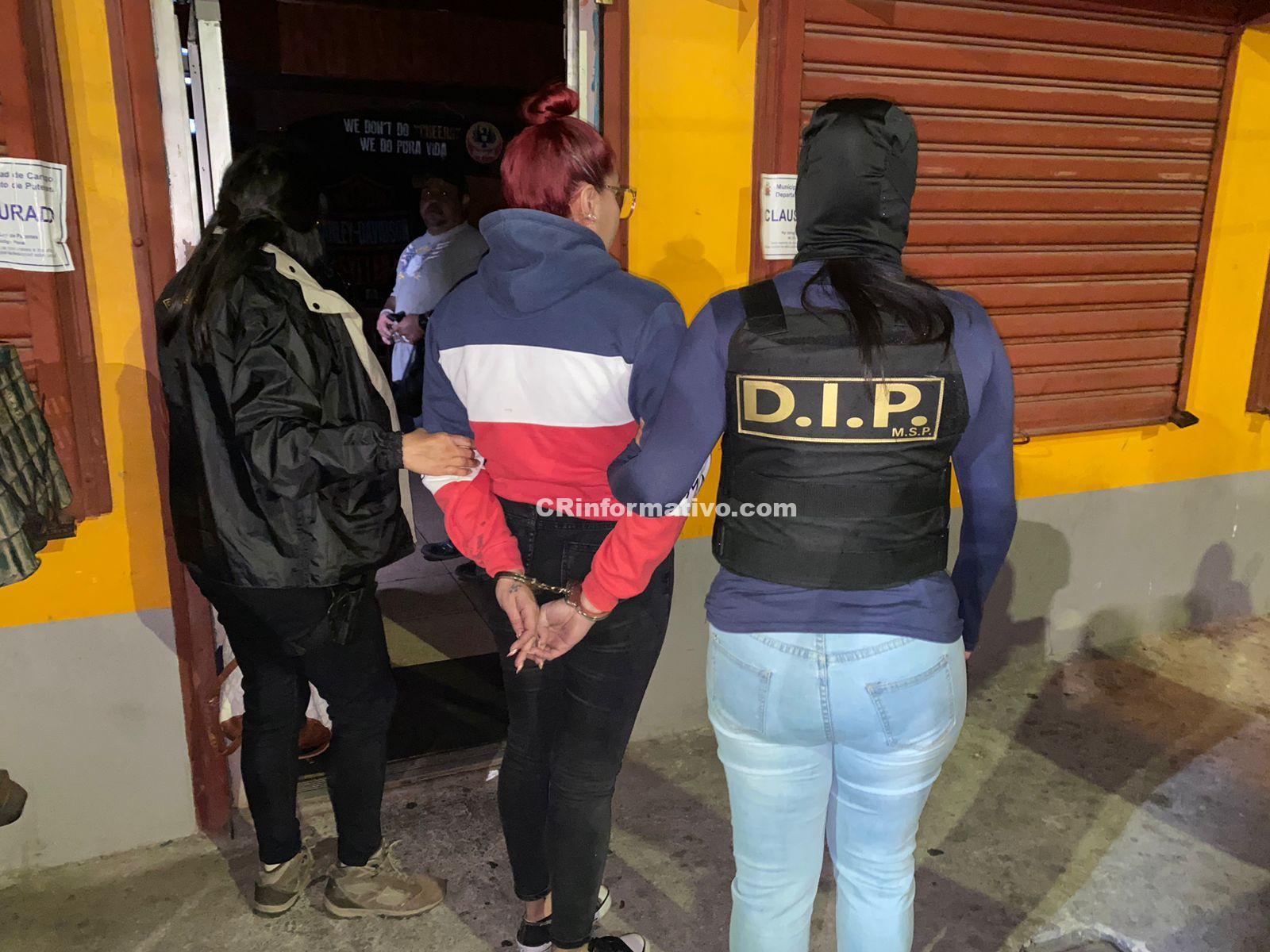 Un Hombre y una Mujer fueron detenidos como sospechosos de Infracción a ...